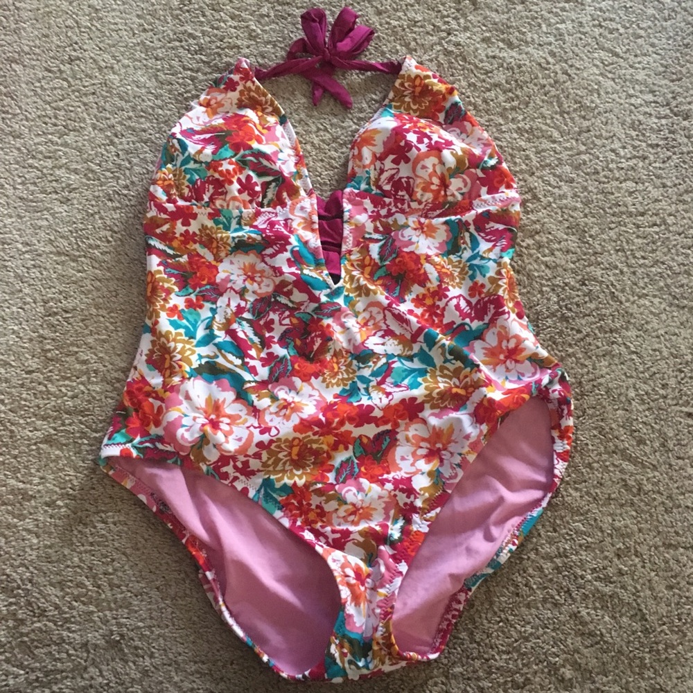 XL one piece bathing suit